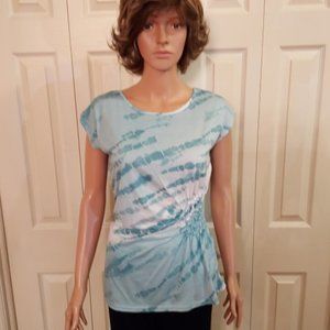 New Directions Aqua/Teal/White Tie Dye Side Ruched  Waist Blouse Size S NWOT